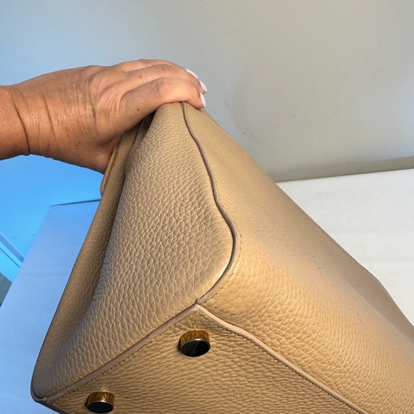 Ysl tote in beige grained leather. *lv twilly scarf not included - Picture 12 of 15